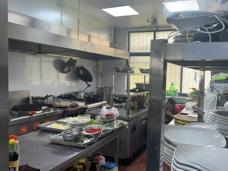 好运转（鲁湘园）嘉兴市南湖区小区门口360平带天然气餐饮店转让