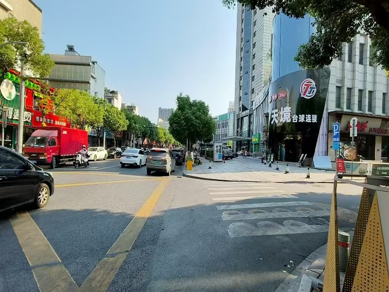 好运转（盱眙人盱眙虾）秀州区友谊街天境台球会所对面餐饮店转让