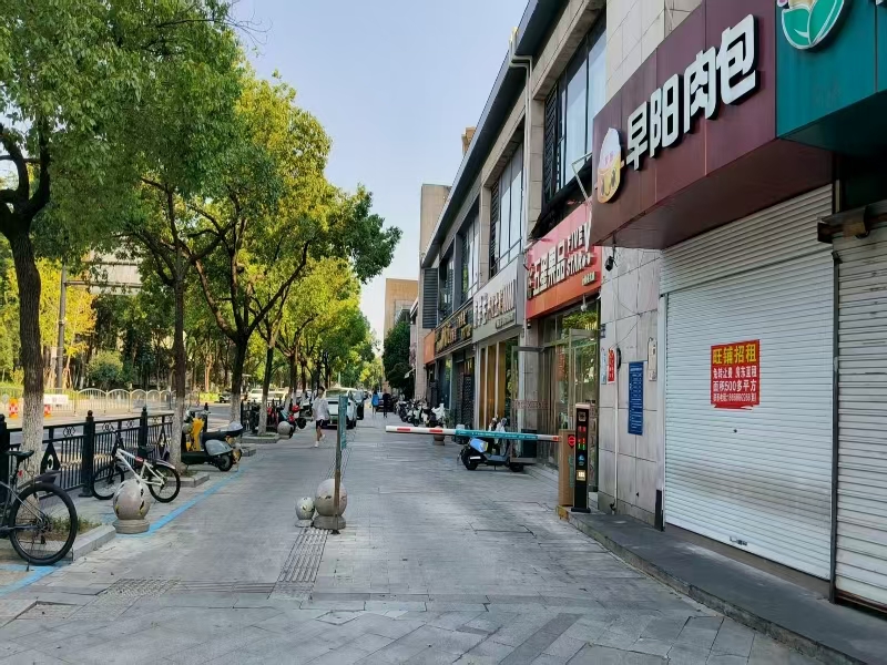 好运转（新港生鲜旺铺出租）秀州区中关村十字路口四间门面旺铺出租