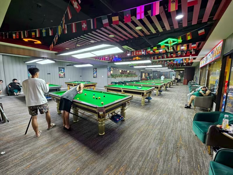 好运转（夜精灵台球厅）综合商业广场840㎡盈利中的台球厅转让、