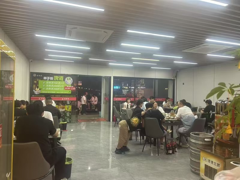 好运转（鲁湘园）嘉兴市南湖区小区门口360平带天然气餐饮店转让