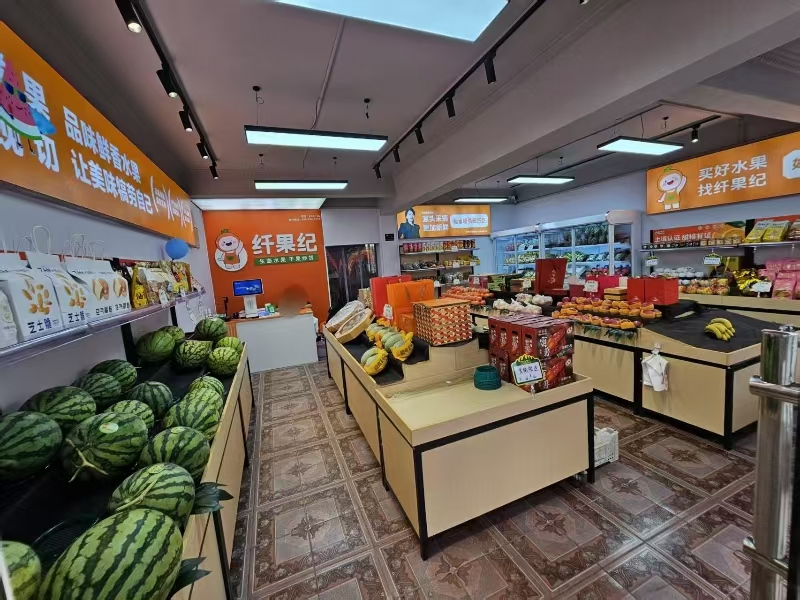 好运转（纤果纪水果超市）双小区门口2间上下两层160平水果店转让、可空转