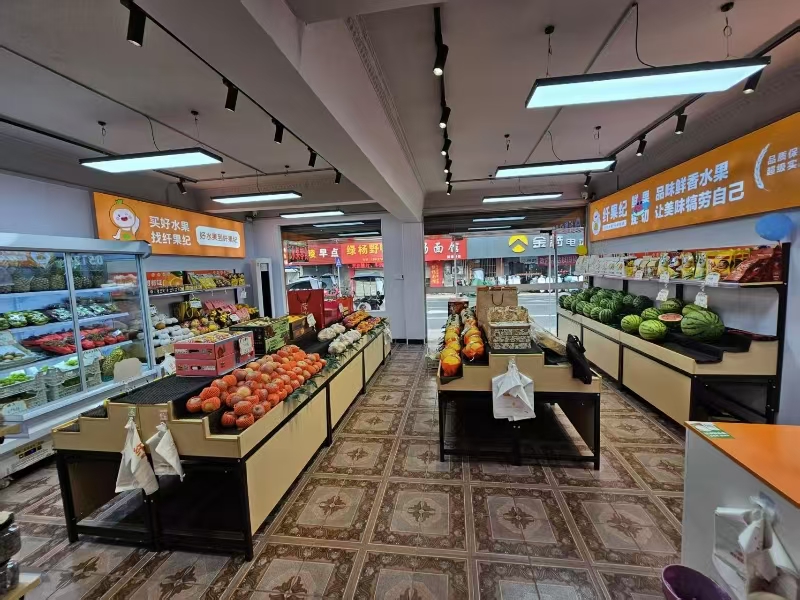 好运转（纤果纪水果超市）双小区门口2间上下两层160平水果店转让、可空转