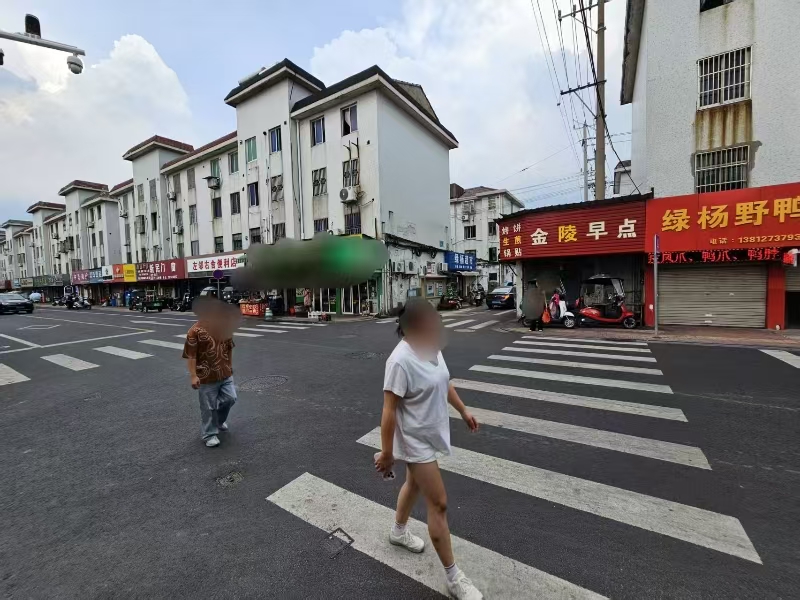 好运转（纤果纪水果超市）双小区门口2间上下两层160平水果店转让、可空转