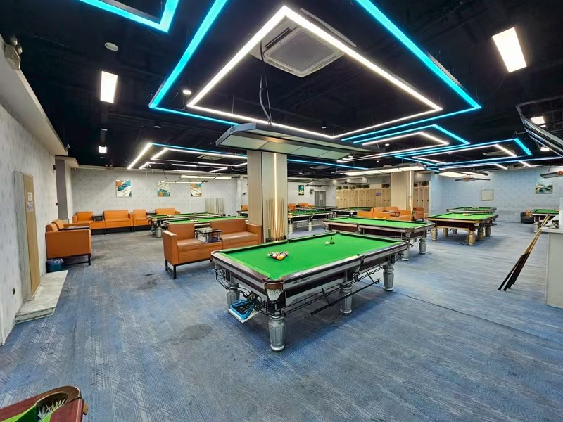 好运转(尊龙 台球会所)万达水岸金街422㎡台球厅转让或承包出去