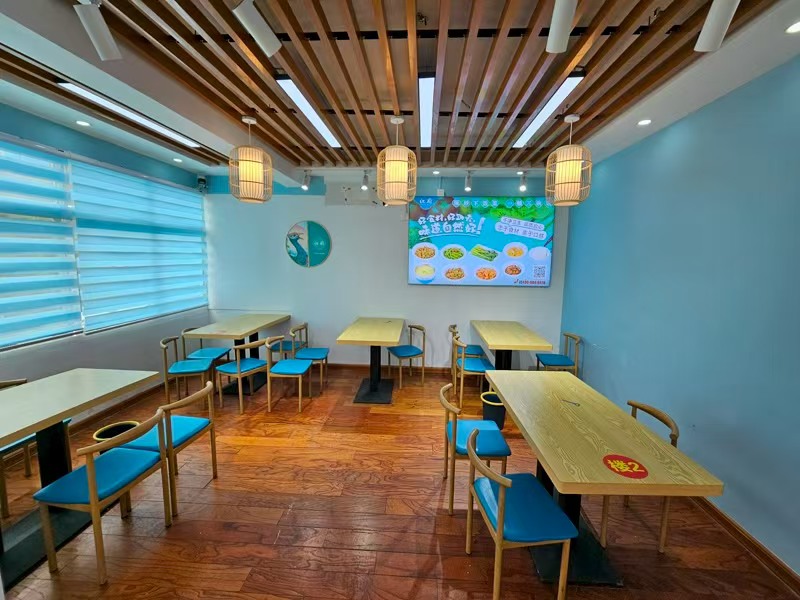 好运转（毛家食堂）数万人工业厂区附近、城中村开放式小区、餐饮街195平餐饮店转让