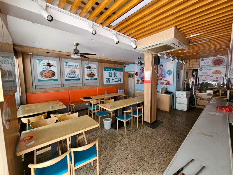 好运转（毛家食堂）数万人工业厂区附近、城中村开放式小区、餐饮街195平餐饮店转让