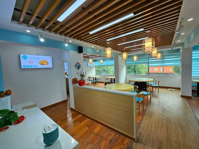 好运转（毛家食堂）数万人工业厂区附近、城中村开放式小区、餐饮街195平餐饮店转让