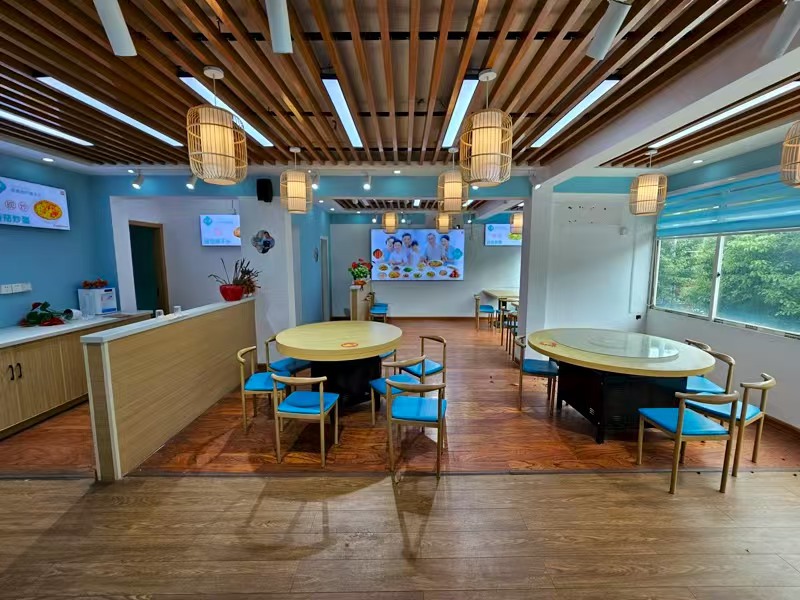 好运转（毛家食堂）数万人工业厂区附近、城中村开放式小区、餐饮街195平餐饮店转让