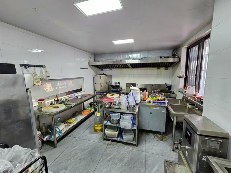 好运转（壹号人家）工业厂区附近160平饭店转让、房租2166 /月
