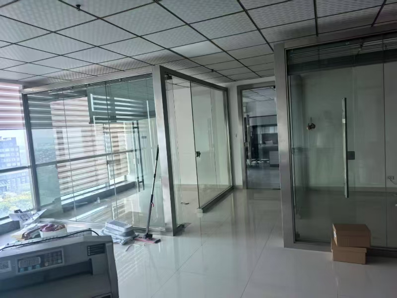 好运转（旺铺出租）桐乡商会大厦10楼精装修旺铺出租