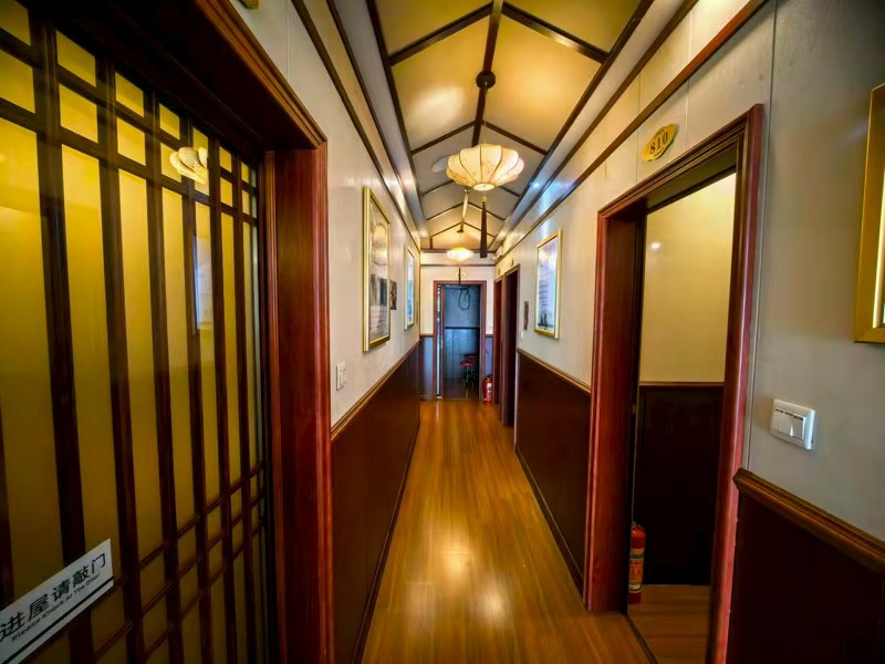 好运转(杨波采耳修脚)秀洲区两个大型小区门口养生馆转让带烟酒店一起