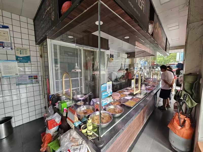 好运转(夏维怡家访)桐乡中山东路4间180㎡旺铺精装空店转让