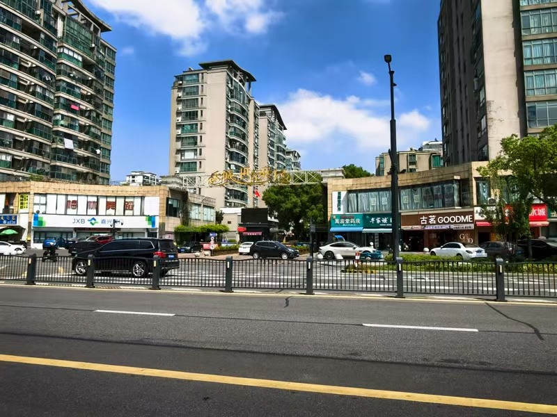 好运转(杨波采耳修脚)秀洲区两个大型小区门口养生馆转让带烟酒店一起