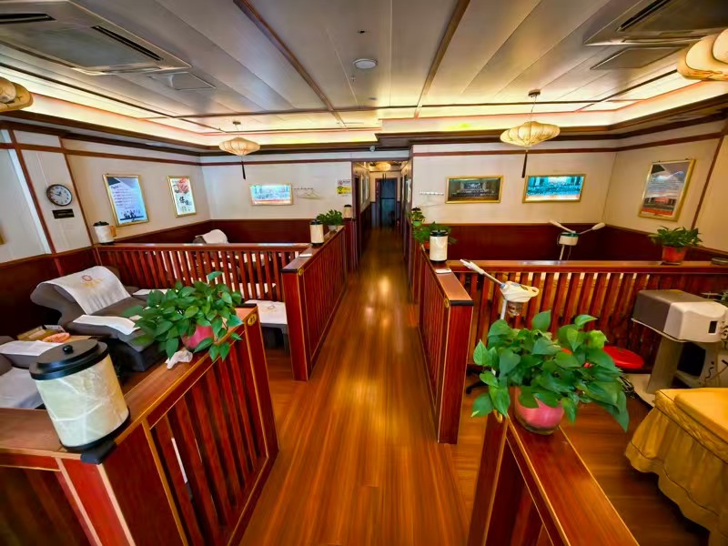 好运转(杨波采耳修脚)秀洲区两个大型小区门口养生馆转让带烟酒店一起