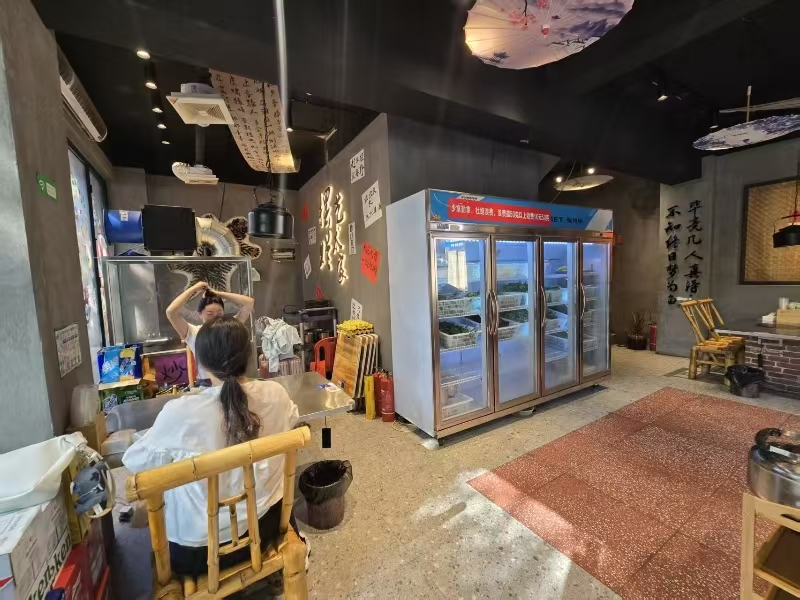 好运转(地摊酸汤火锅 )海宁多个娱乐场所旁精装修饭店转让