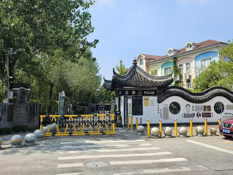 好运转(上笼.包子铺)菜场斜对面、学校正门口80平早餐店转让