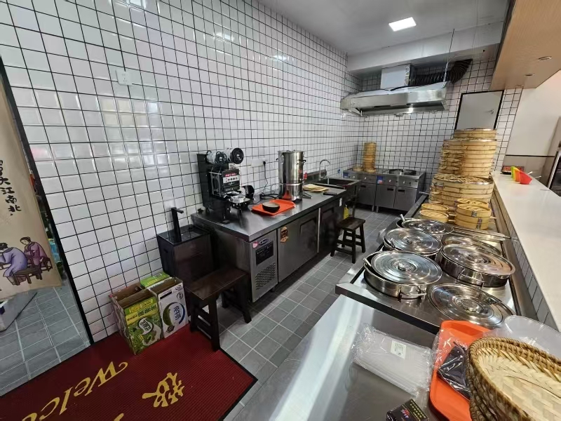 好运转(上笼.包子铺)菜场斜对面、学校正门口80平早餐店转让