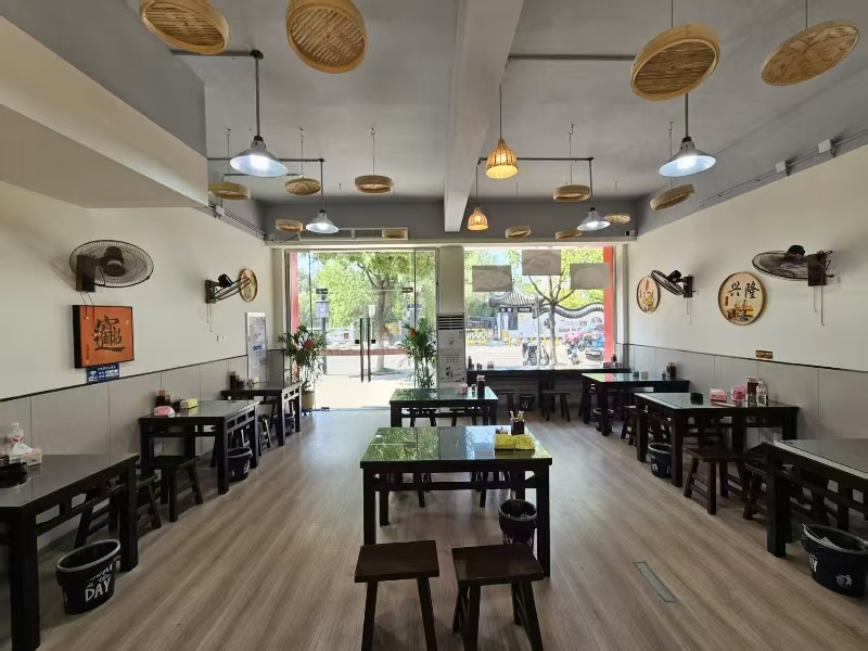 好运转(上笼.包子铺)菜场斜对面、学校正门口80平早餐店转让