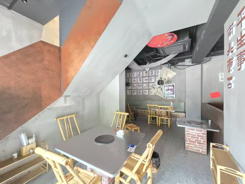 好运转(地摊酸汤火锅 )海宁多个娱乐场所旁精装修饭店转让