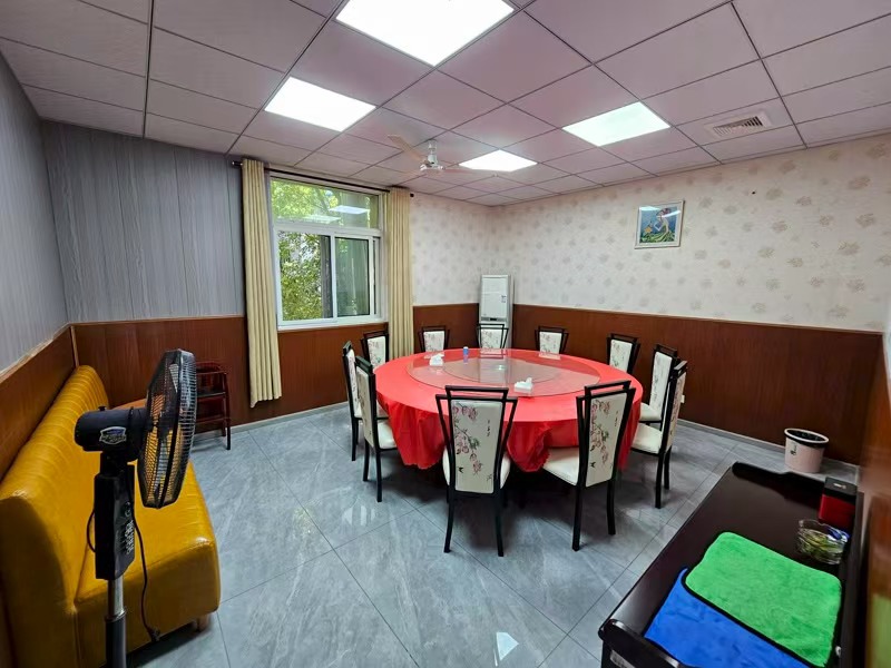 好运转(和兴饭店)双小区门口上下两层185平饭店.价.低.急.转