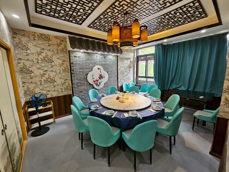 好运转(朴岭村.乡下菜)嘉善城区.众多娱乐场所附近精装餐饮店转让