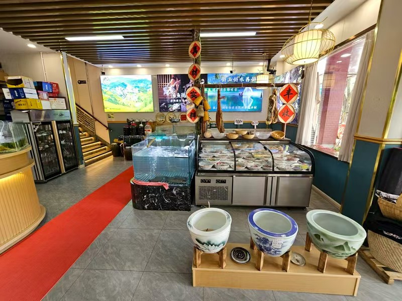 好运转(朴岭村.乡下菜)嘉善城区.众多娱乐场所附近精装餐饮店转让