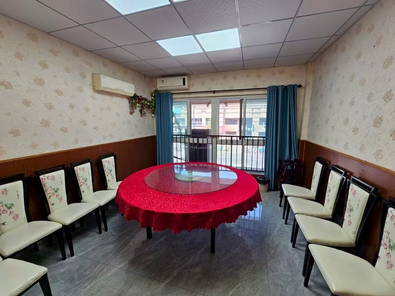 好运转(和兴饭店)双小区门口上下两层185平饭店.价.低.急.转