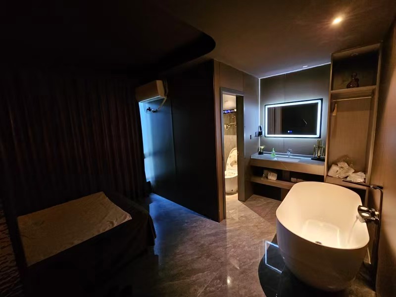 好运转（观澜.秘境SPA）四周小区覆盖餐饮街、320㎡精装养生SPA馆转让、共8个房间 
