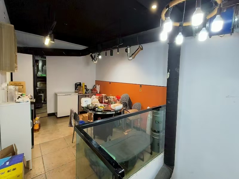 好运转（山城烧烤）嘉兴市区烧烤店三万带两个月房租转让