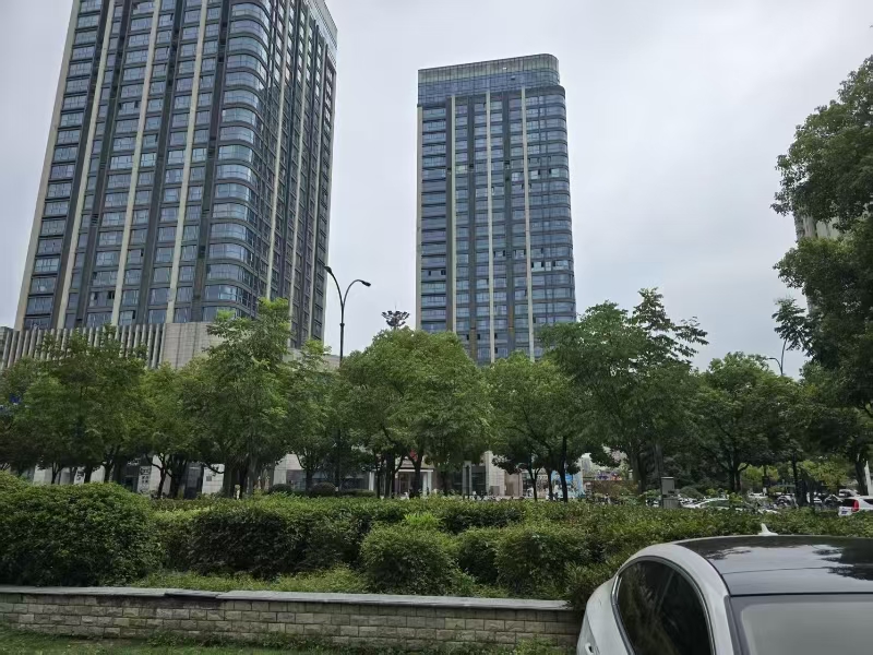 好运转（旺铺出租）海宁银泰城对面旺铺出租可餐饮