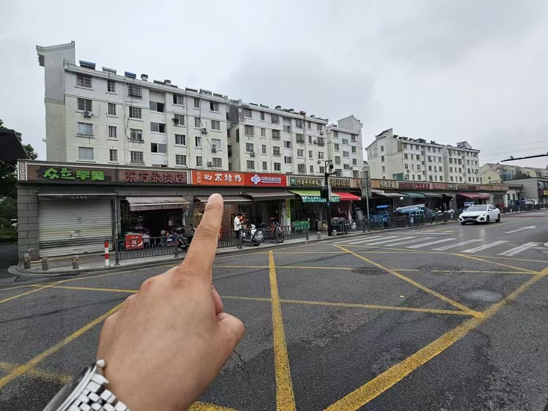 好运转（北京烤鸭）秀洲区双小区门口烤鸭店转让、可以开餐饮小吃店