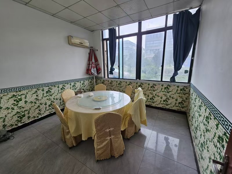 好运转(固始鹅块)数万人厂区宿舍楼下、餐饮专区纯一层200平餐饮店转让