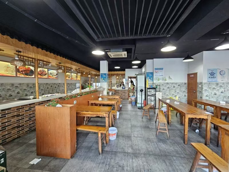 好运转（食为天.自选快餐）正拐角处、已开了十年、现诚心转让