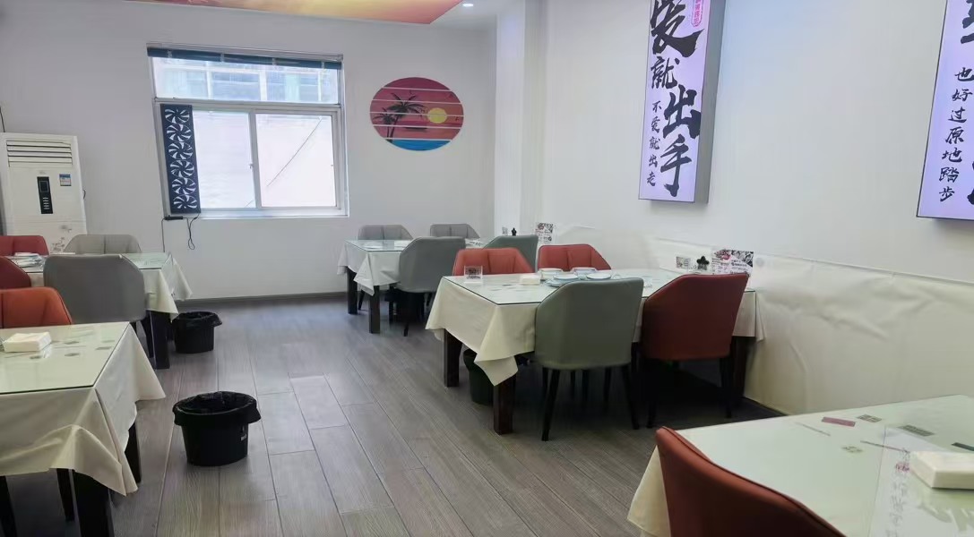 好运转（破晓烤吧）嘉善80平营业中烧烤店转让、拐角处位置