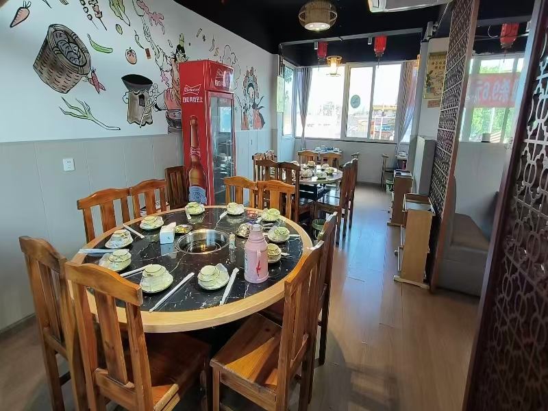 好运转（醉鸿火重庆老火锅烧烤城）五年老火锅店转让，日营业额5000左右，周末7000