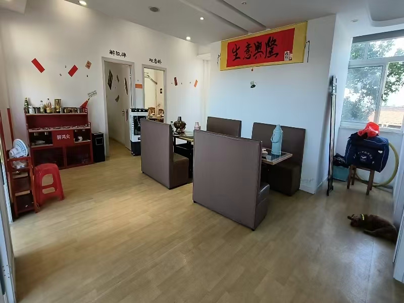 好运转（醉鸿火重庆老火锅烧烤城）五年老火锅店转让，日营业额5000左右，周末7000