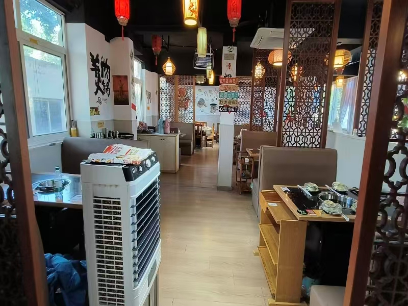 好运转（醉鸿火重庆老火锅烧烤城）五年老火锅店转让，日营业额5000左右，周末7000