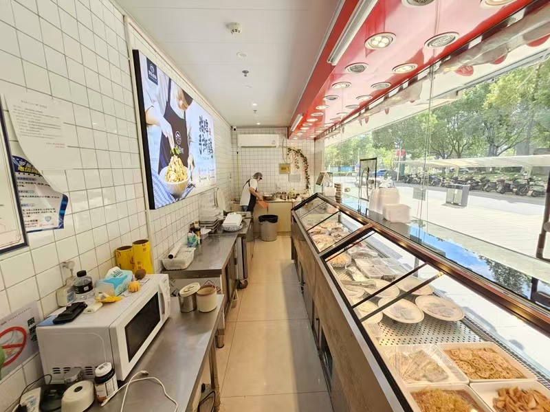 好运转（佬街佬味）大型超市门口品牌熟食店先转让、品牌店聚集