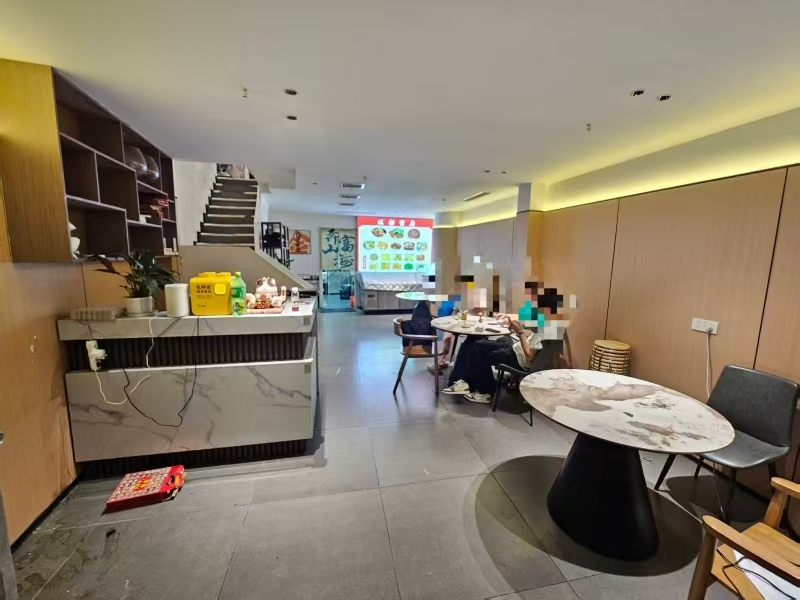 好运转（双卯食府）110平精装餐饮店转让、店铺门前可以外摆