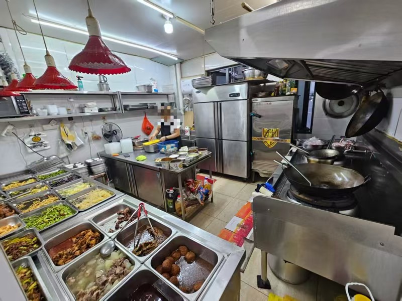 好运转（尚食堂.快餐店）纯一层100㎡快餐店、现目前一天也能做4000左右