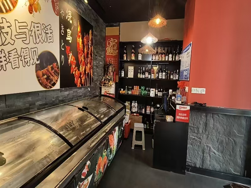好运转（漫火烧鸟）南湖区龙鼎万达餐饮店转让，平时营业额4000节假日8000