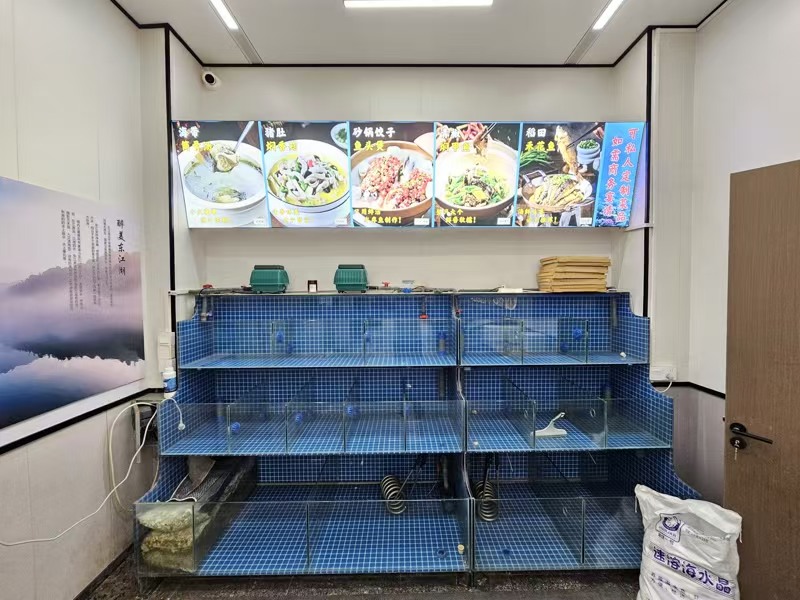 好运转（湘见恨晚.湖南菜）工业重镇、大型夜市附近、纯一层4间门面餐饮旺铺转让