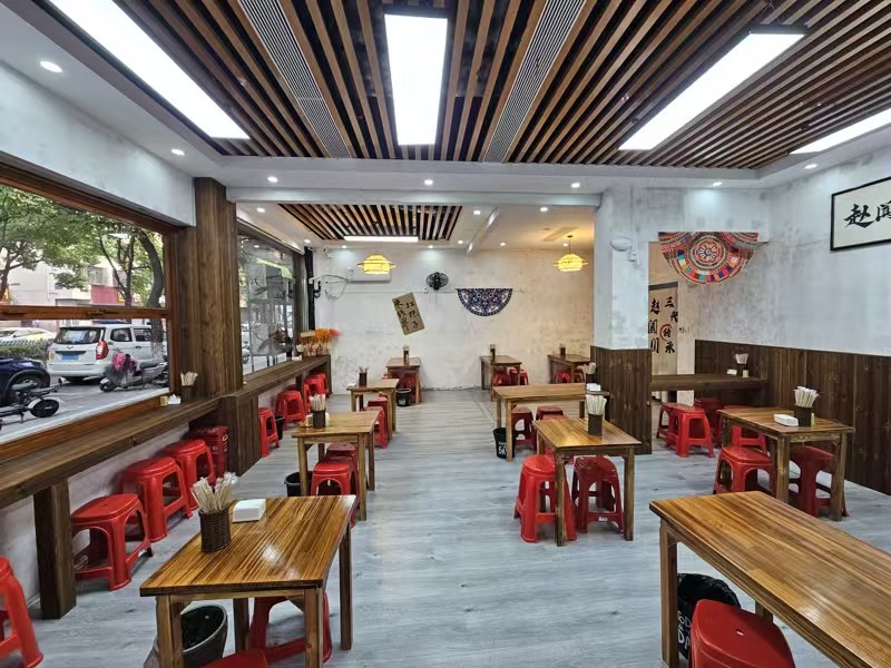 好运转（生烫牛肉米线）纯一层4间门面165㎡餐饮店转让