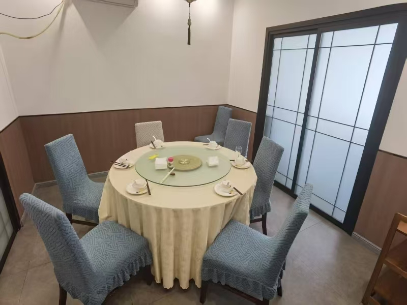 好运转（浏阳蒸菜馆）嘉兴市秀洲区王店镇兴乐路梅里广场217号，386㎡餐饮店转让、
