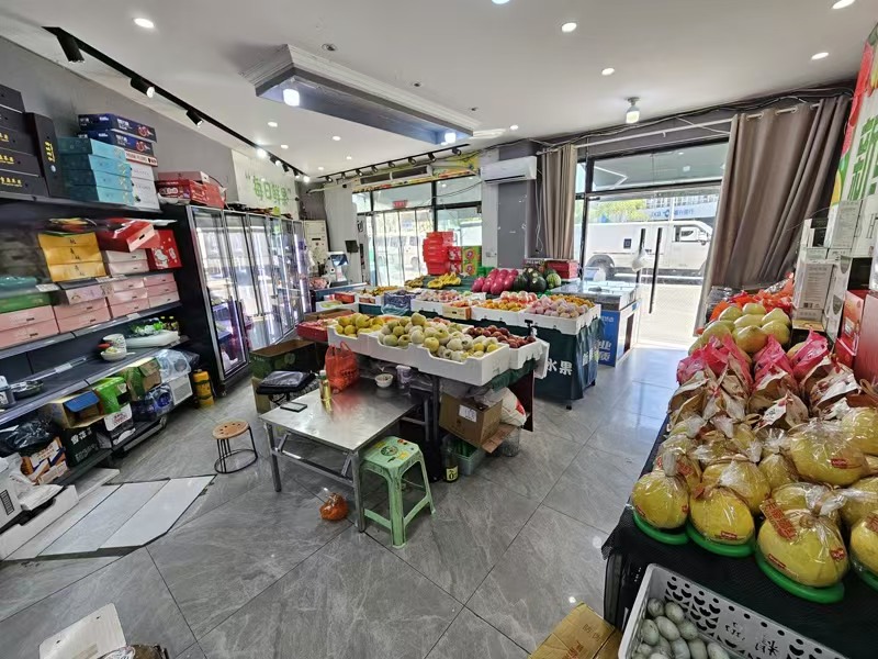 好运转（小二果园）正拐角处两间门面100㎡水果店转让、4年老店