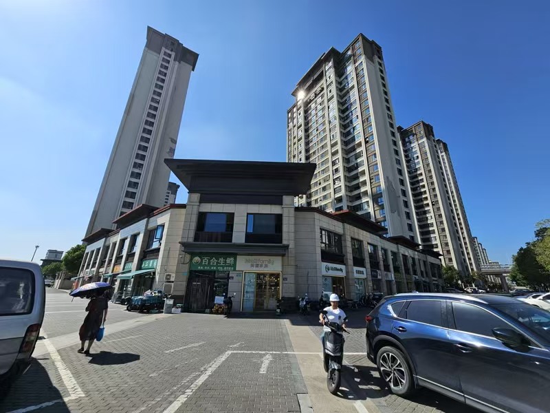 好运转（小二果园）正拐角处两间门面100㎡水果店转让、4年老店