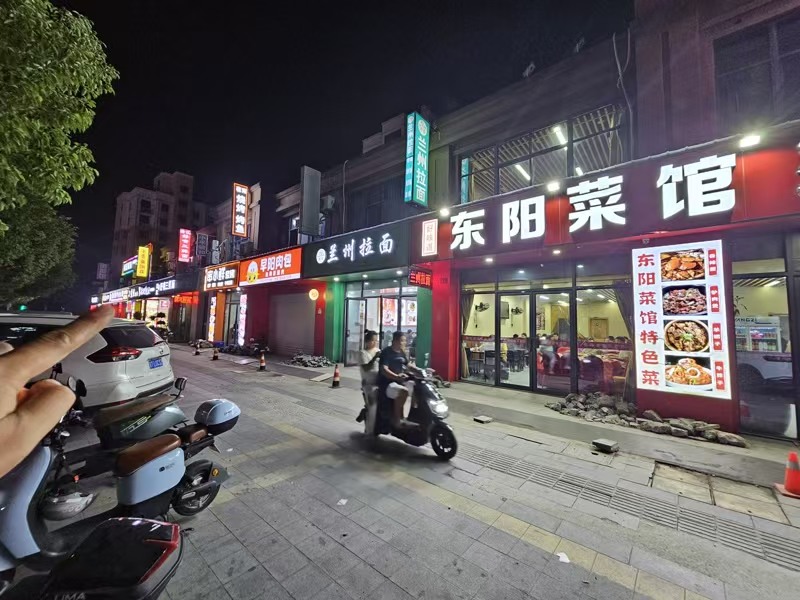 好运转（贵州黄牛肉火锅.转让）1㎞内数万人厂区、大几千户小区、餐饮街区