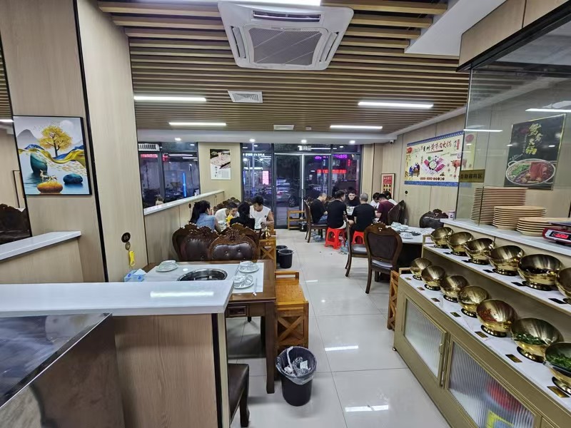 好运转（贵州黄牛肉火锅.转让）1㎞内数万人厂区、大几千户小区、餐饮街区