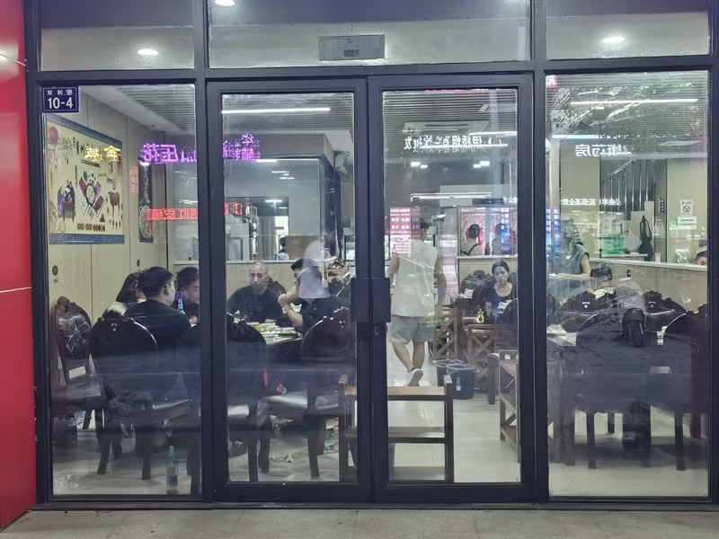 好运转（贵州黄牛肉火锅.转让）1㎞内数万人厂区、大几千户小区、餐饮街区